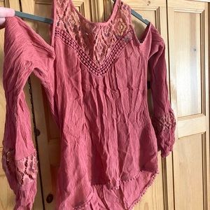 Rewind Rose/ Mauve Lace & Crochet Cold Shoulder Top Blouse Size XS